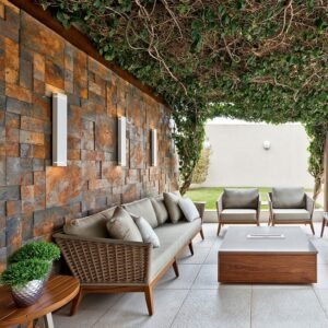 Linha Oxyden Castelatto aplicada em parede com efeito de oxidação metálica e estética urbana